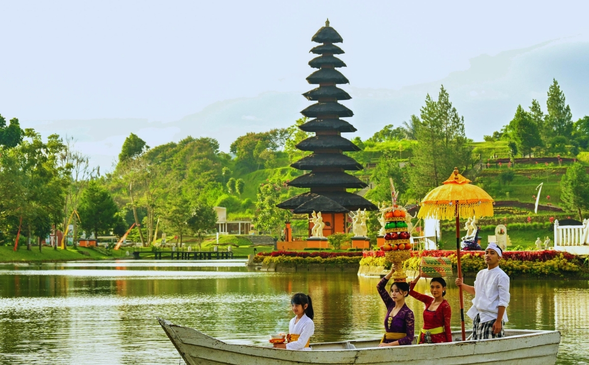 Dolu Dolu Kuala Lumpur & Bali & Singapur Turu Rotası V3